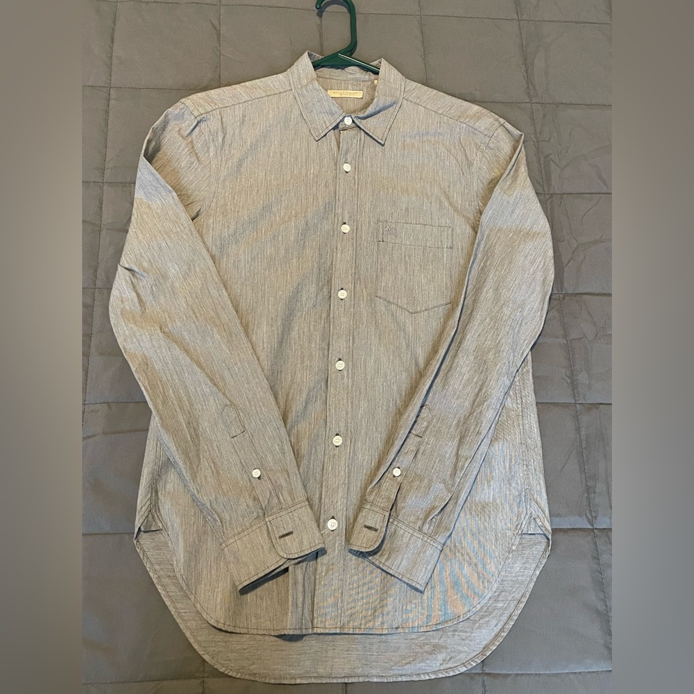Authentic Men’s Burberry Button Up Casual Dress Shirt